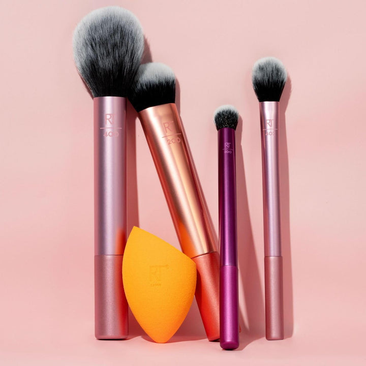 Real Techniques Everyday Essentials Makeup Brush Set with Bonus Sponge