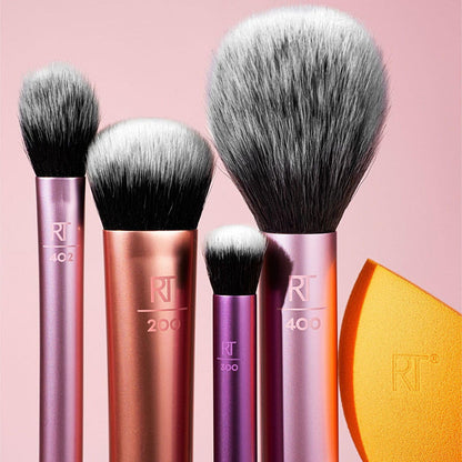 Real Techniques Everyday Essentials Makeup Brush Set with Bonus Sponge